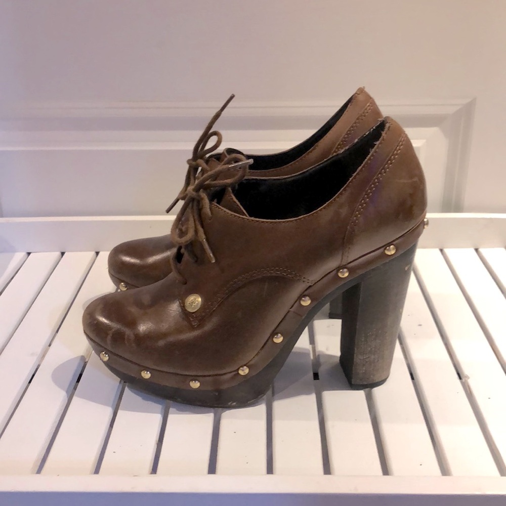 Vince Camuto stacked heel lace Up bootie. Size 7.5